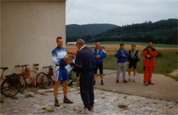 Stupně vítězů při triatlonu na šumperské přehradě Krásné (červen 1998)